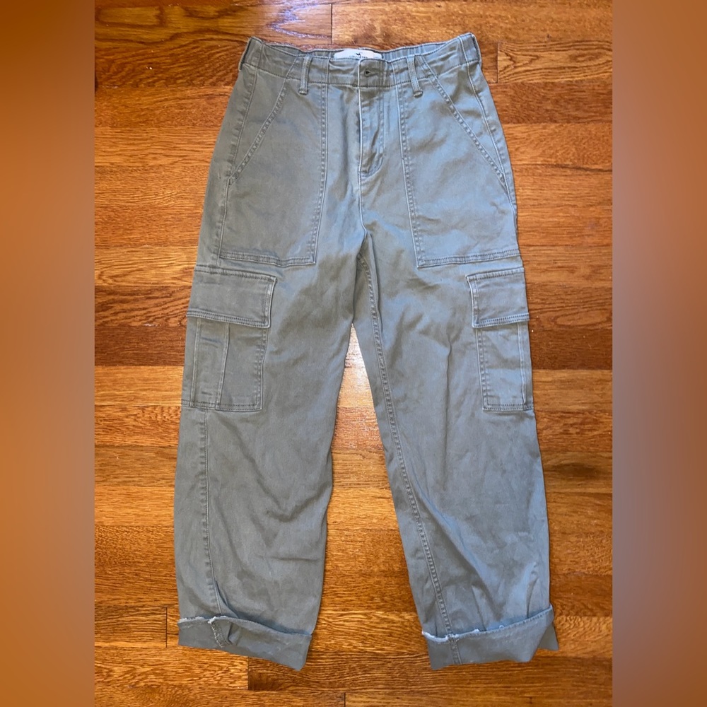 Hollister Cargo Style High-Waisted Jeans